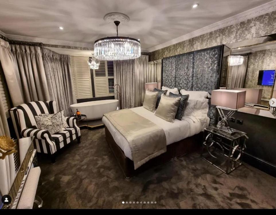 Funky Monk Hotel 埃平 外观 照片